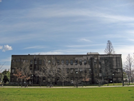 旧広島大学理学部1号館（西側）