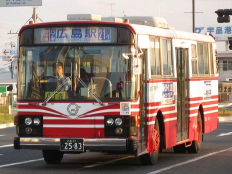 【広島22く25-83】108