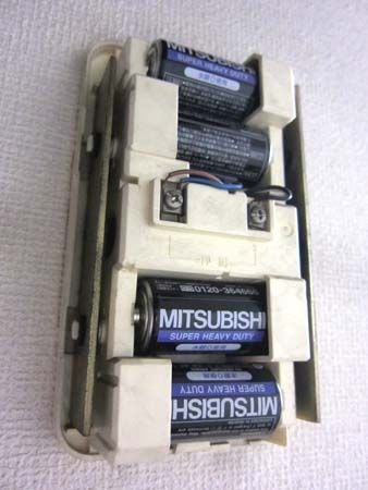 ドア・チャイム”の音が聞こえにくいと言うので電池を交換してみた{2013 ...