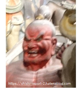 赤い顔の仁王像