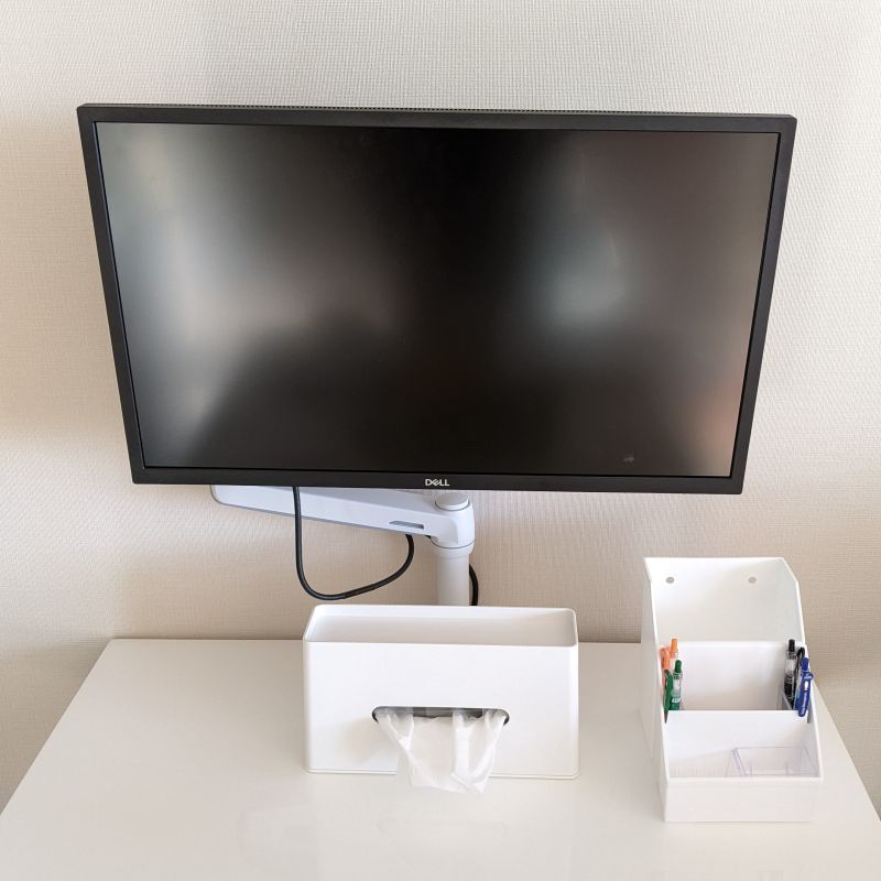 ダイニングテーブルにモニター設置 Do, or do not. There is no try!