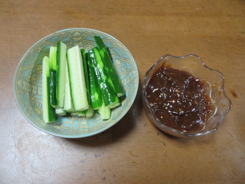今夜の酒の肴は 娘が作ってくれた小豆島産オリーブ油がいっぱいの鱸 スズキ のカルパッチョとモロキュー 小豆島テストパイロット物語 今夜の酒の肴は 娘が作ってくれた小豆島産オリーブ油がいっぱいの鱸 スズキ のカルパッチョとモロキュー 小豆島テストパイロット物語