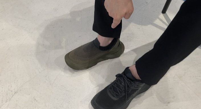 1212 HOKAショップであの靴はいてきました - シューフィッター佐藤靖青