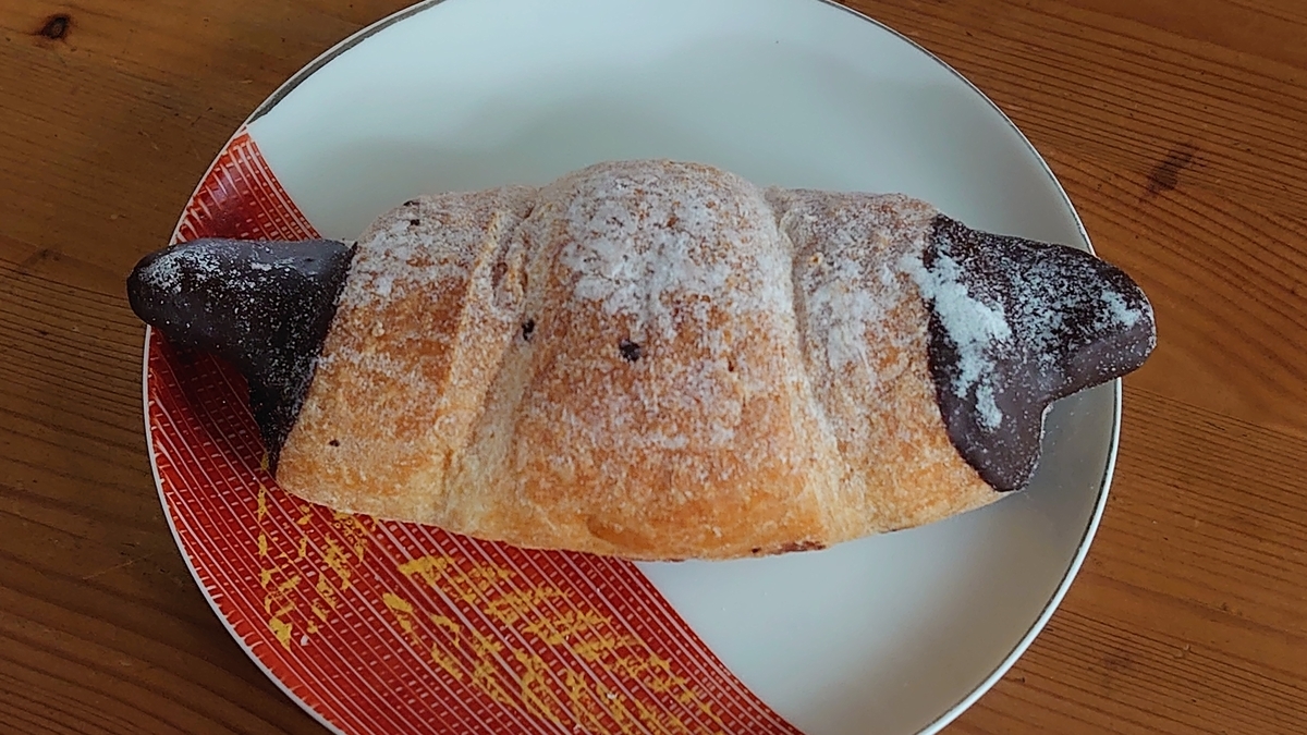 セブンイレブン コルネート カフェ レビュー パンしっとり クリームまろやか 珈琲ラッシュ