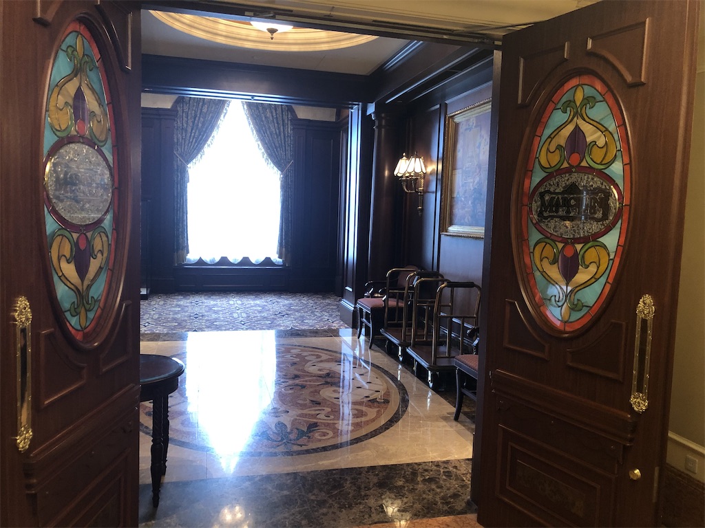 東京ディズニーランドホテルのコンシェルジュスーペリアアルコーヴルームに泊まってきたよ マーセリンサロンの利用方法は 婚活体験時々入籍挙式準備