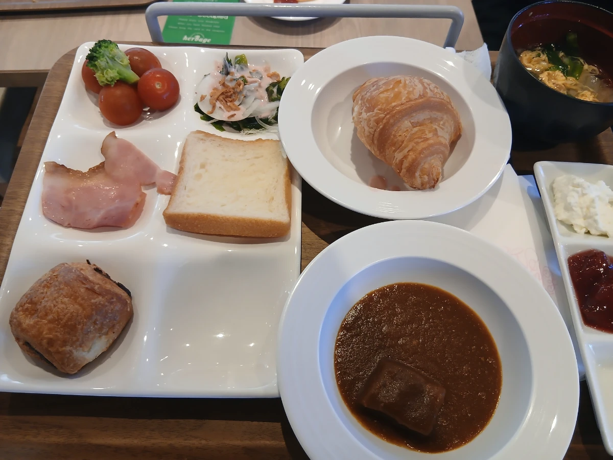 エピナールの朝食バイキング