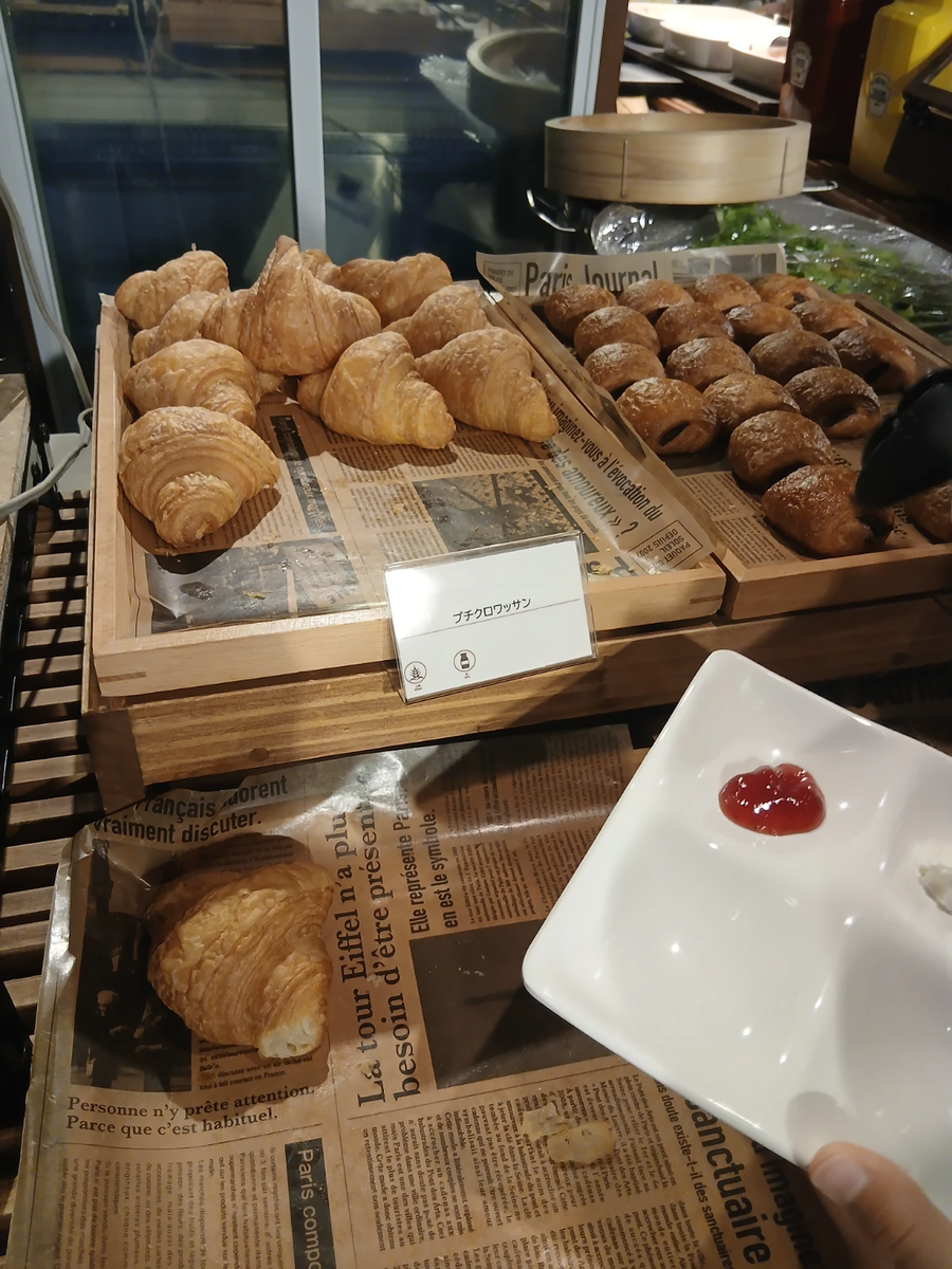 エピナール那須の朝食・パンコーナー