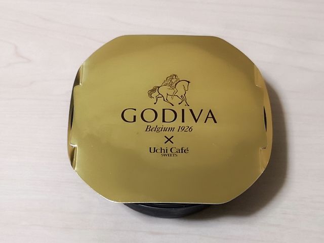 ショコラアイスクリームロールケーキ