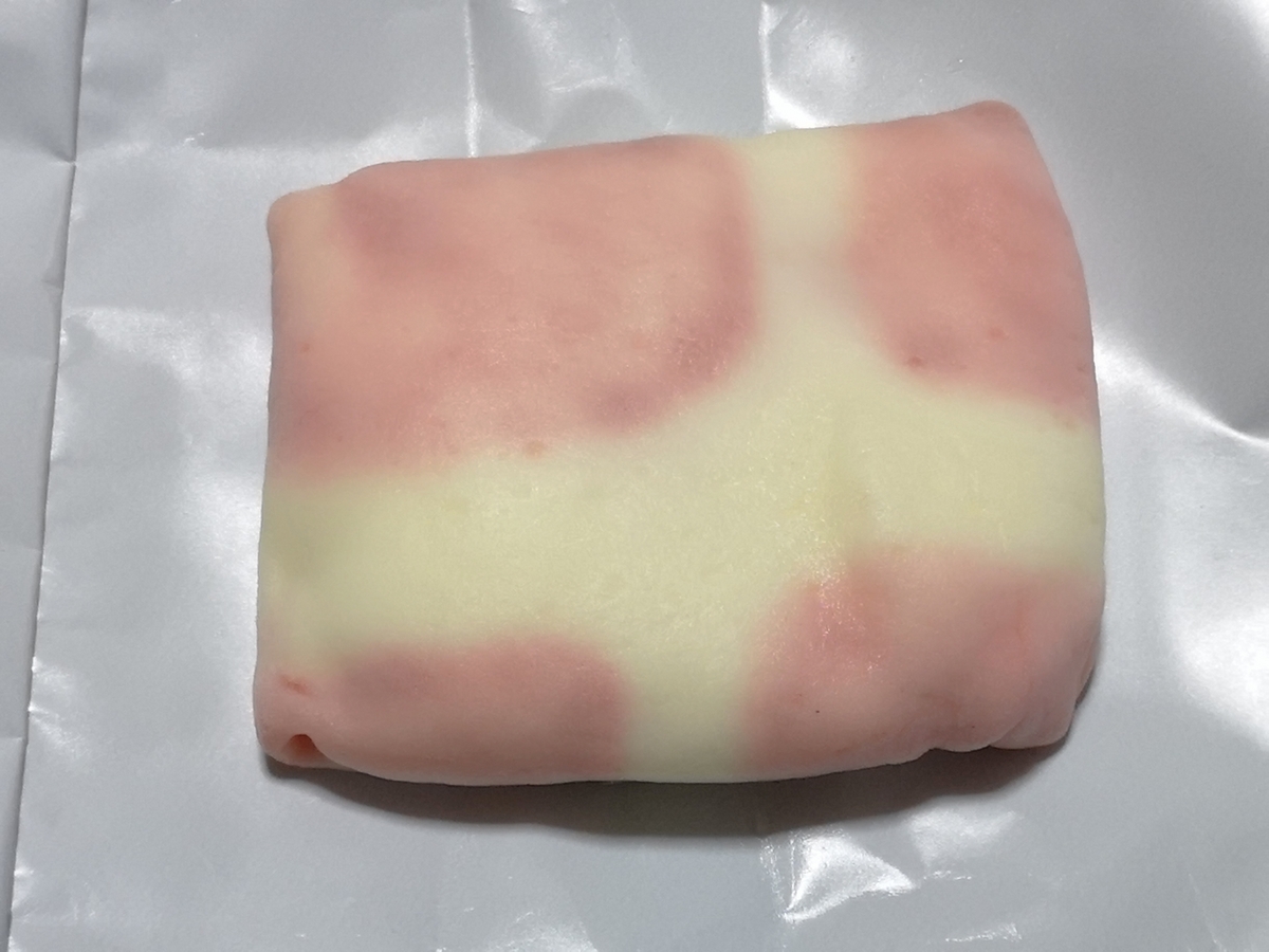 セブンイレブン 千葉県産牛乳使用 苺のモーモークレープ