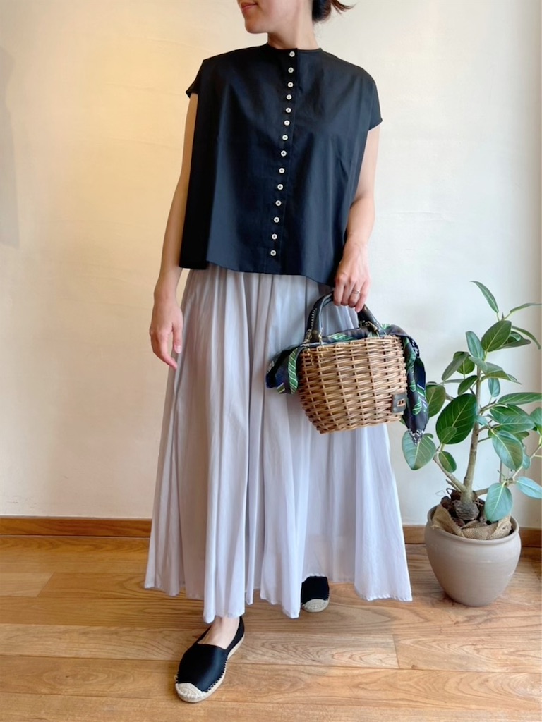 素材感に拘った大人のブラウス - anouk shop blog
