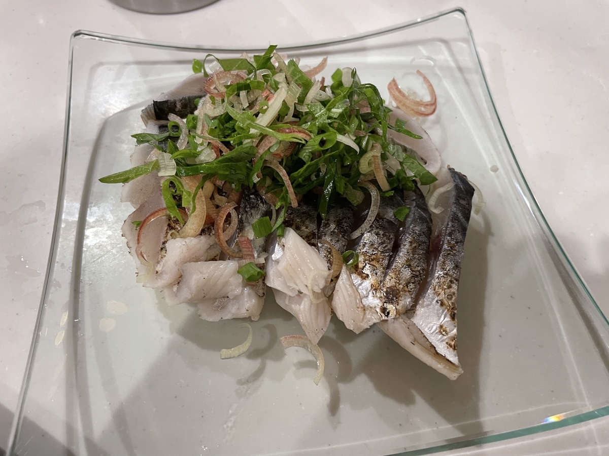 【釣り過ぎたサゴシ料理】最強レシピ!絶対おすすめしたい激ウマ「藁焼き」のススメ! - Gomoku-Life