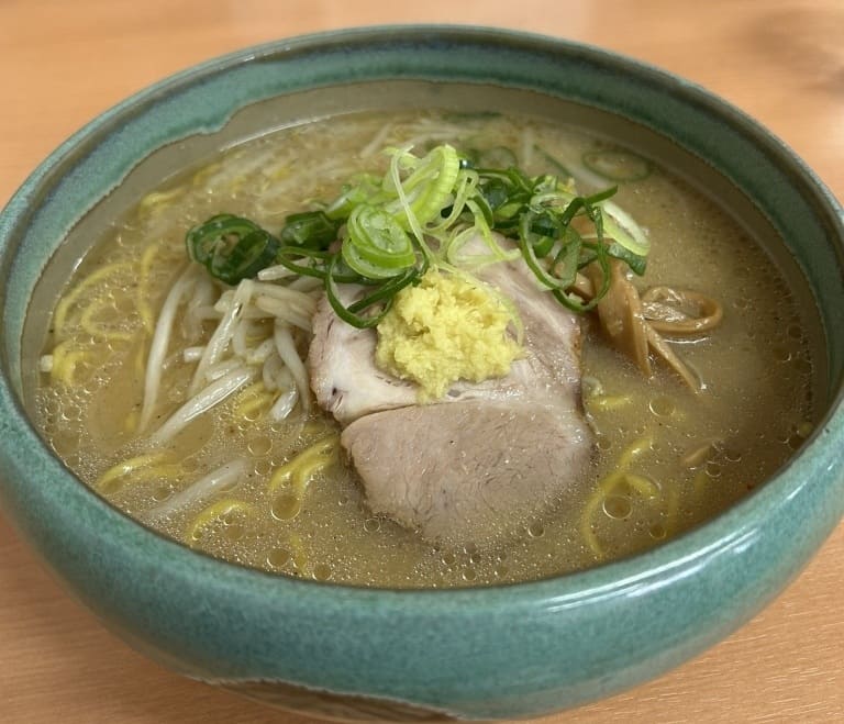 麺屋彩未のラーメン写真