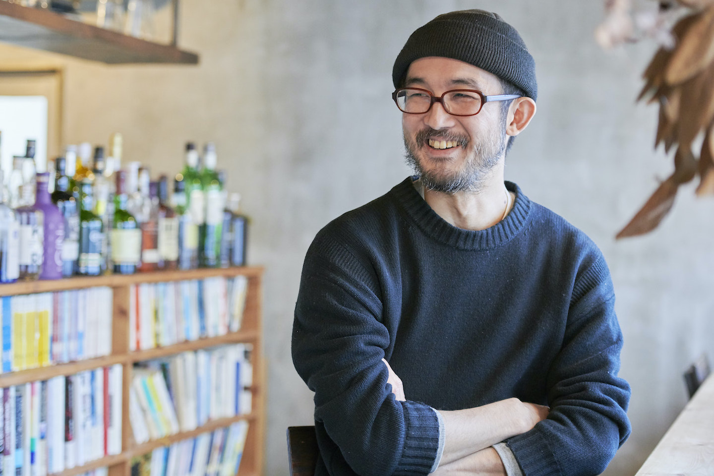 『本の読める店 fuzkue』について語る店主の阿久津隆さん