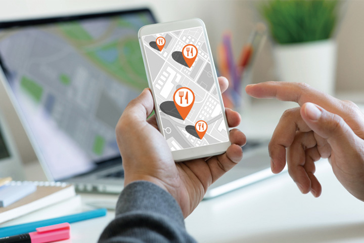 飲食店をMAPから検索する場面