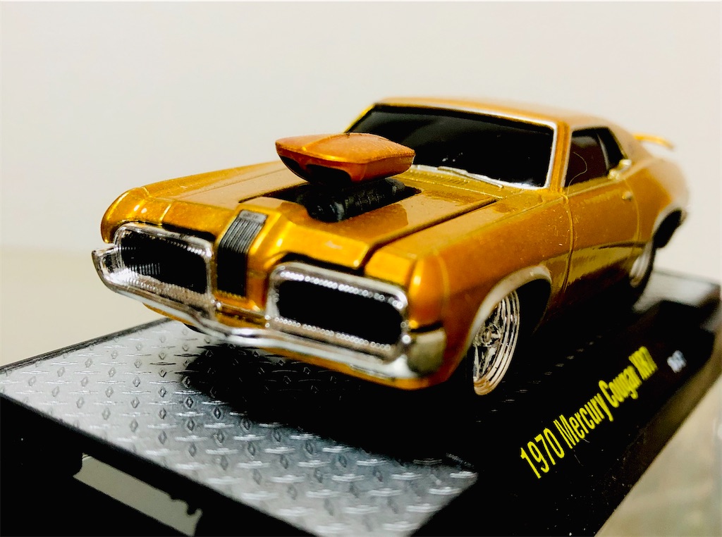 マーキュリー・クーガーに会いました。（MERCURY COUGAR XR7