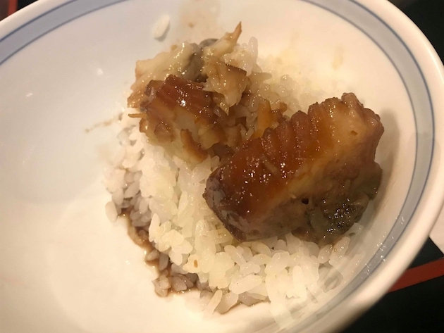 浜町で人気の新鮮な魚介が食べられる小料理 魚とら(うおとら) - 人形