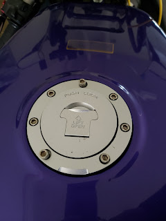 CBR250RR(MC22)の中華タンクキャップの浮きとタンクキャップのワンキー