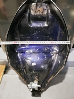 CBR250RR(MC22)のタンク取付け位置が合ってない？ - どんぶらアニマル