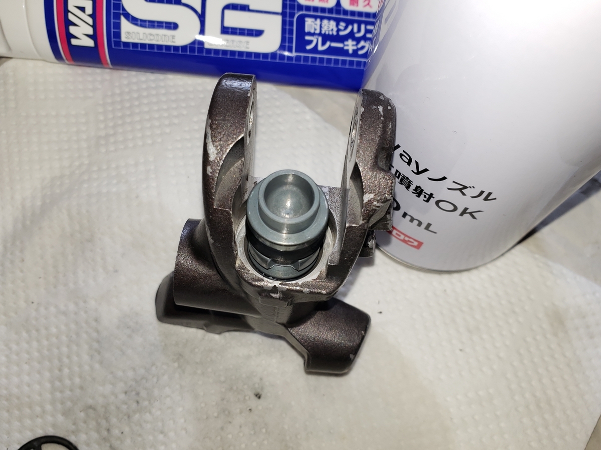 NISSINラジアルマスターのピストン組み立て