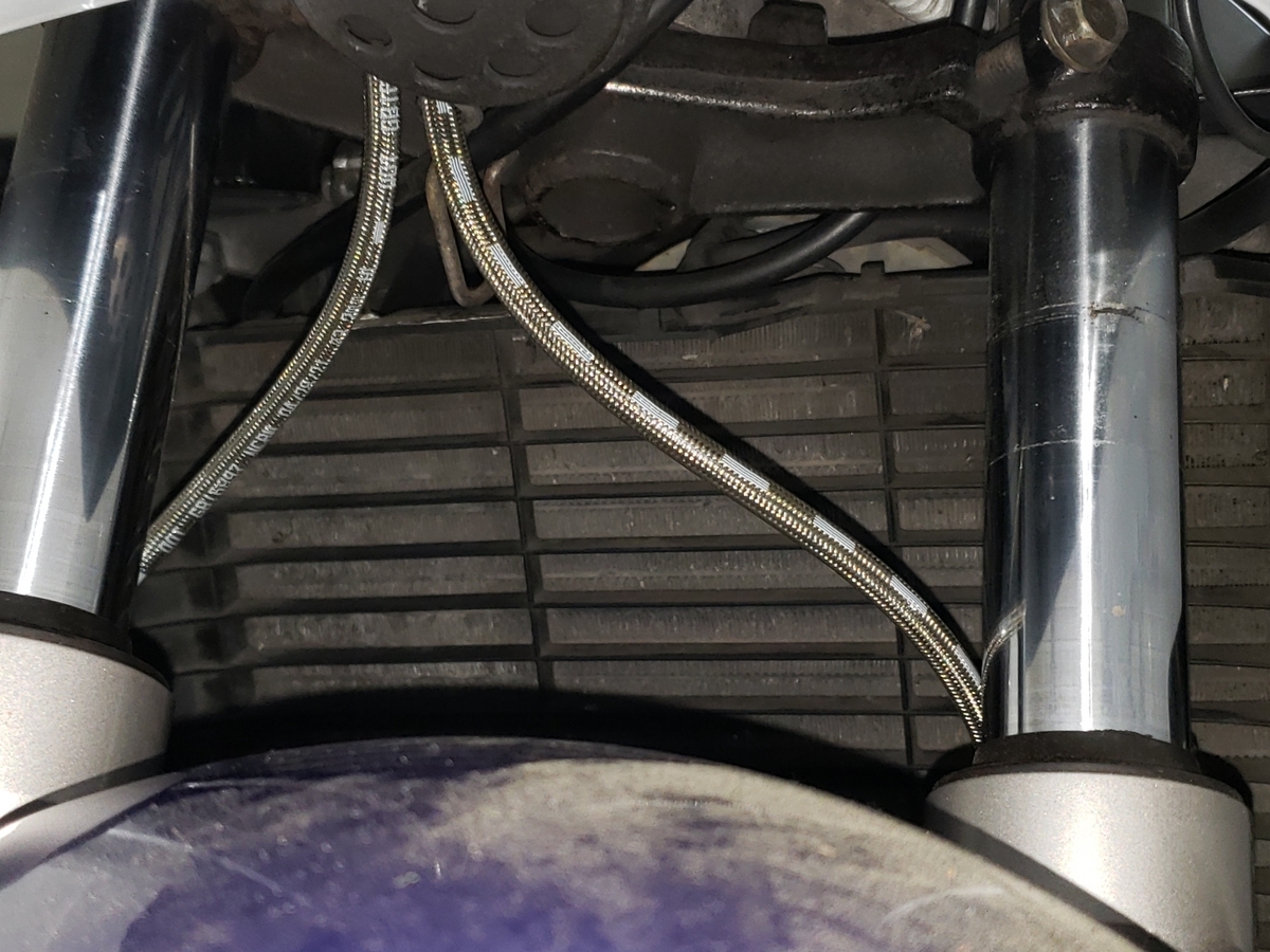 NISSINラジアルマスターのホースの取り回し