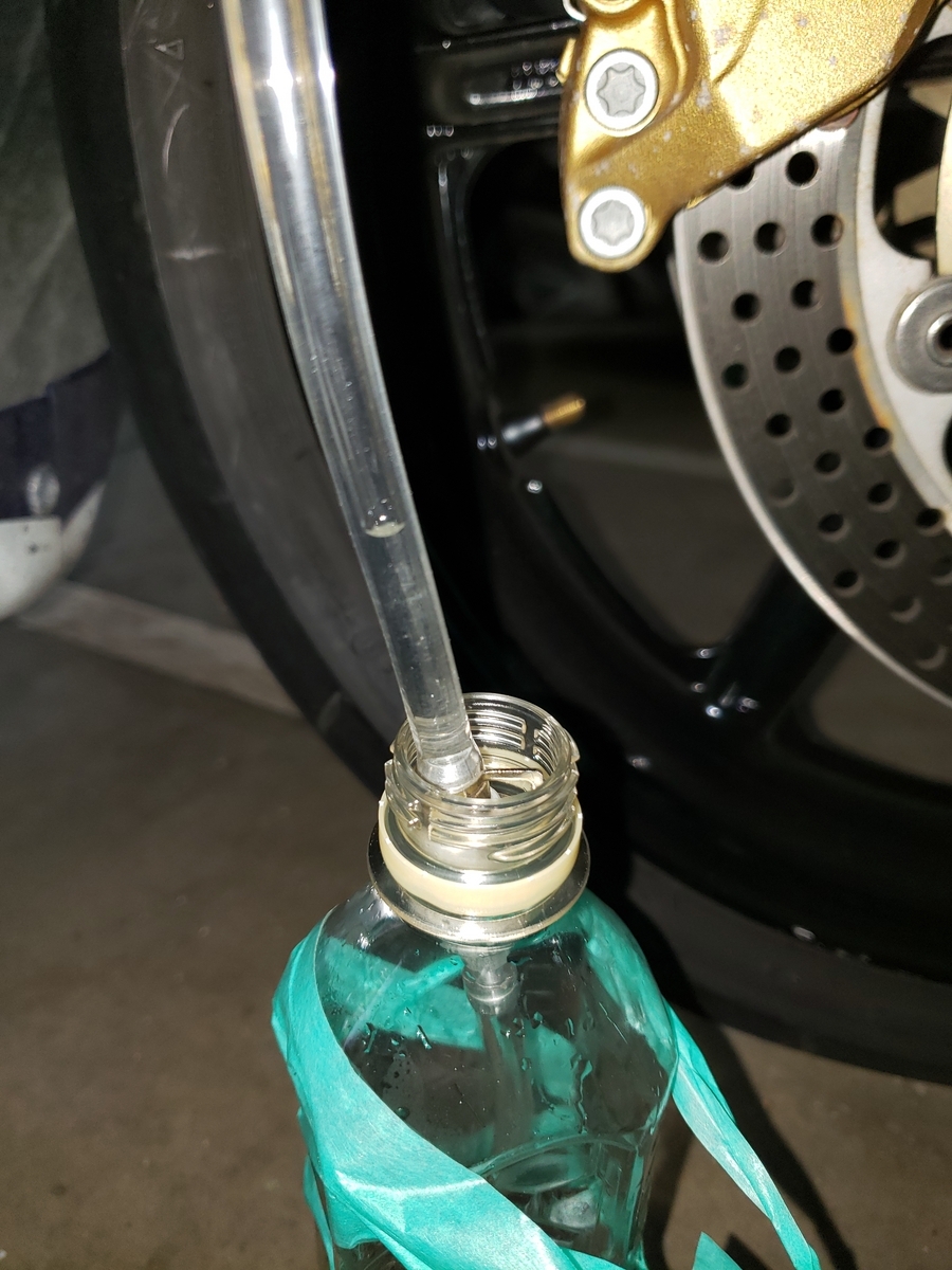 CBR250RR(MC22)のブレーキフールド交換のワンウェイバルブ