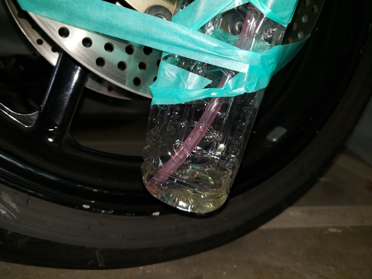 CBR250RR(MC22)のブレーキフールド充填