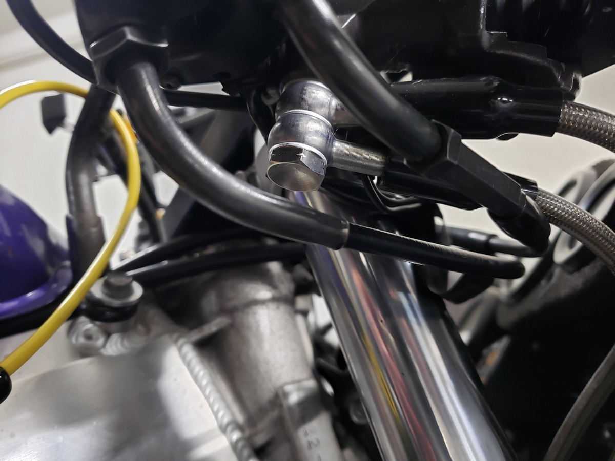 バイクのバンジョーからのブレーキフールドの漏れ確認