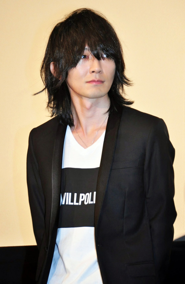 Bump Of Chicken藤原基央さんのパーソナルカラーとパーソナルデザイン まぬけに前向き