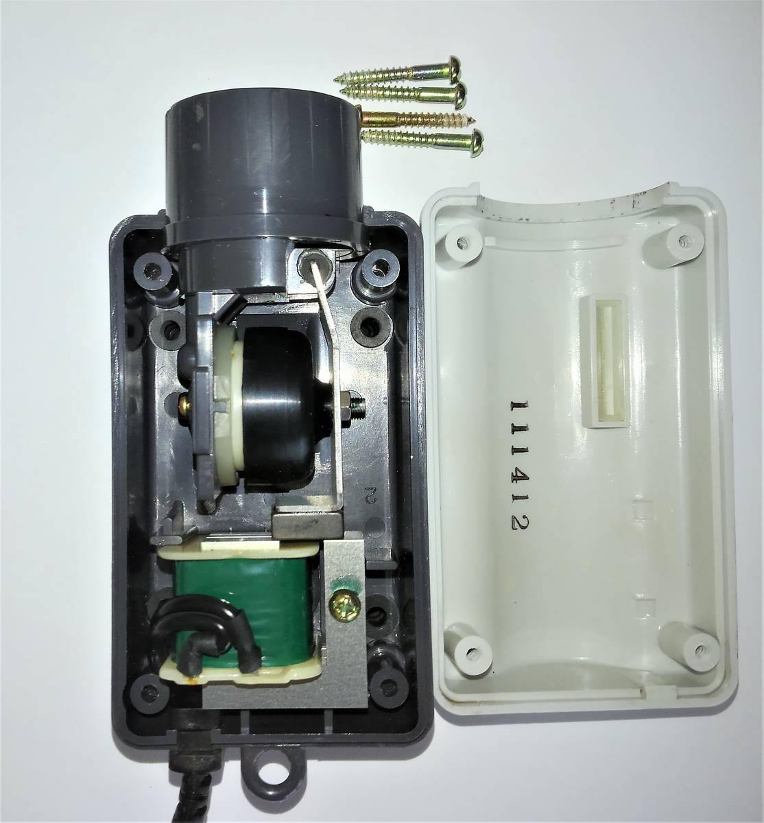 ブクブク泡が出なくなったエアポンプの分解掃除方法を詳しく解説 趣味を楽しむｄｉｙな暮らし