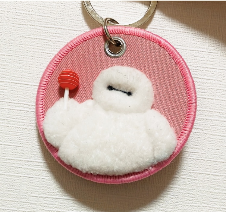 パンチニードルで制作したベイマックスの完成作品"