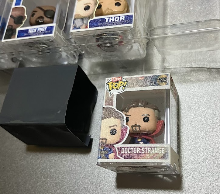 開封したbitty pop フィギュア。ドクター・ストレンジ。