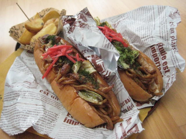 焼きそばパン 焼そばパン（日清焼そばUFOソース味）【セブンイレブン】の感想 | パン