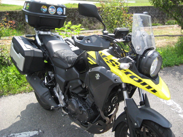 Vストローム250 サイドバッグの取り付け - バイクで遠足しませんか