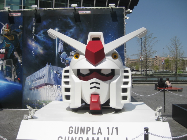 大阪にガンダムが勢ぞろい グランフロント大阪 - バイクで遠足しませんか