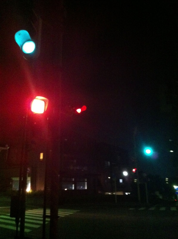 夜の信号機
