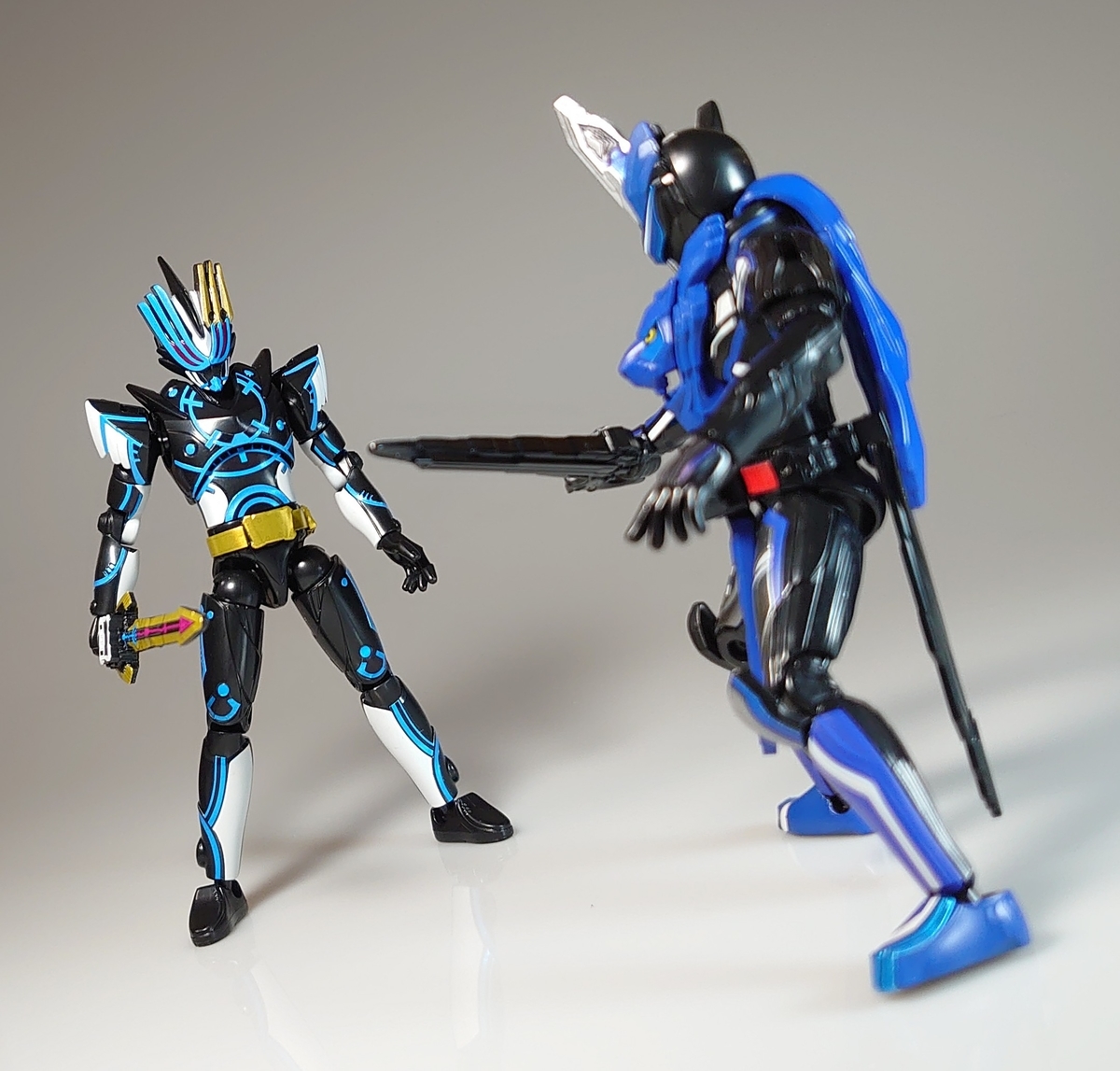 装動 仮面ライダーセイバー まとめ 装動 仮面ライダーセイバー Book9 レビュー - レイドバック