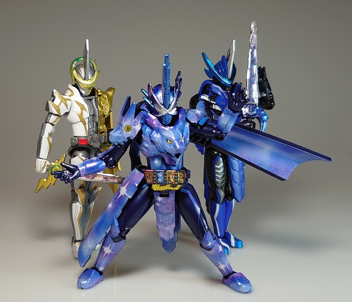装動 仮面ライダーセイバー まとめ 装動 仮面ライダーセイバー Book9 レビュー - レイドバック