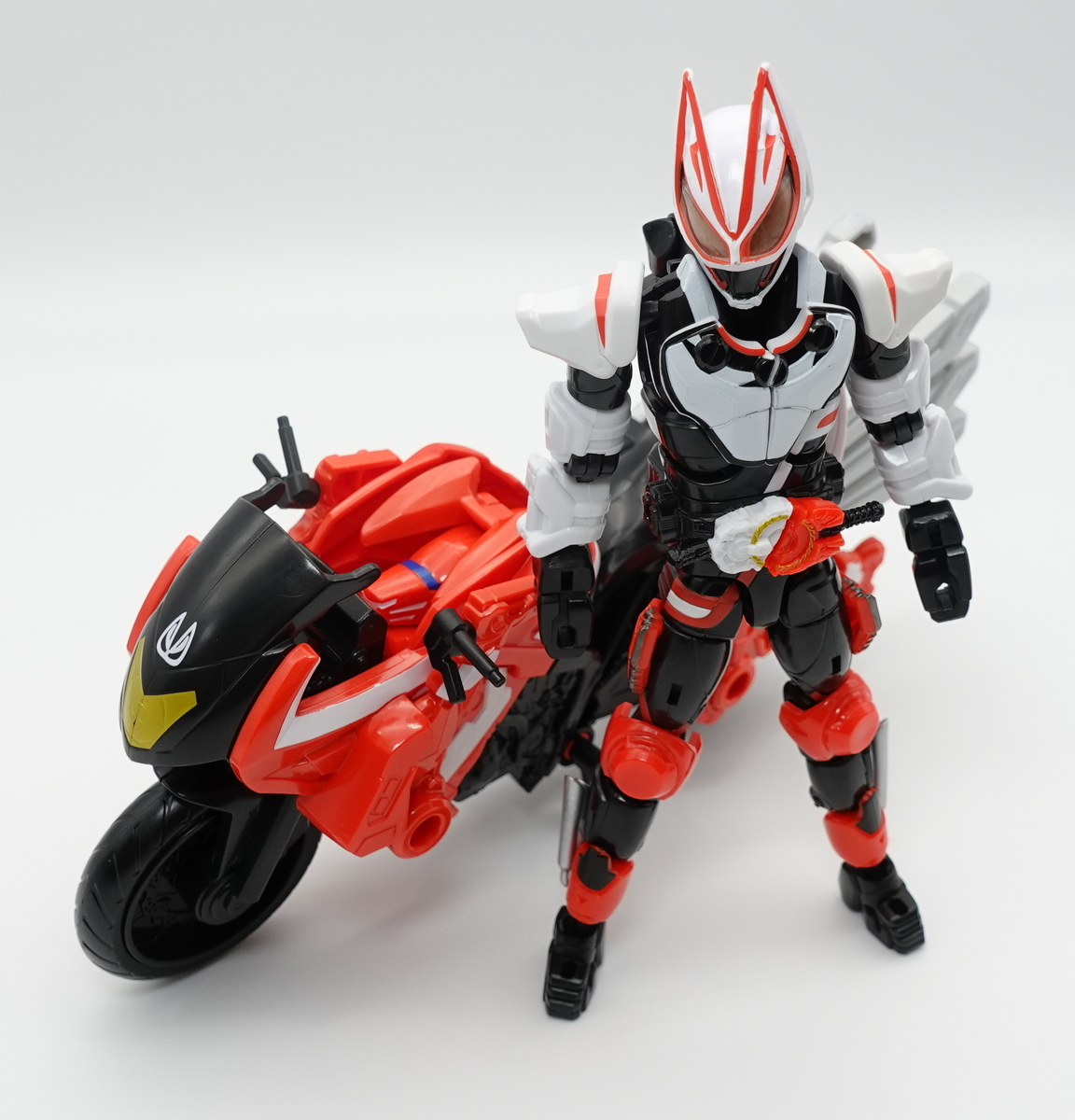 仮面ライダーギーツ リボルブチェンジフィギュア ブー