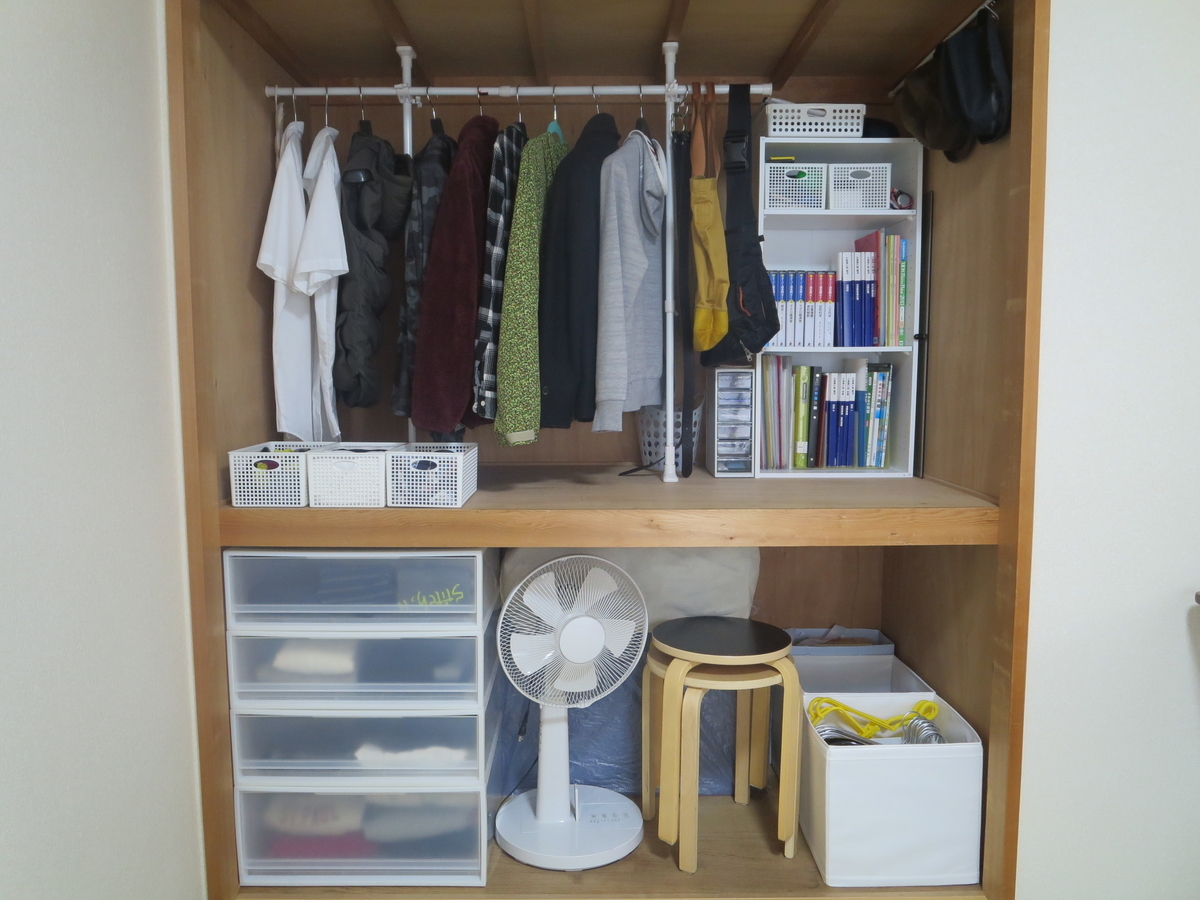 カラーボックスから無印スタッキングシェルフへ - 暮らしのカタチ