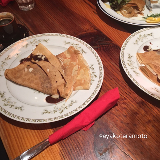 デザートのチョコクリームクレープ