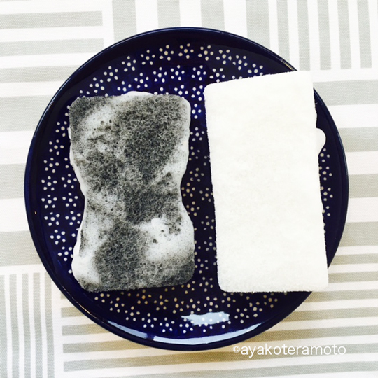 セリアのスポンジがより泡立っている