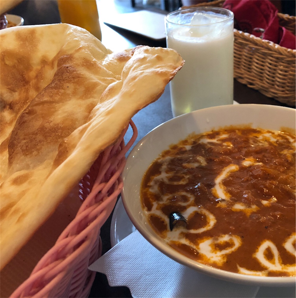 f:id:simplelifenavigation:20210401213436j:image カレーとナンとラッシー