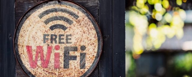 無料WiFiの利用看板