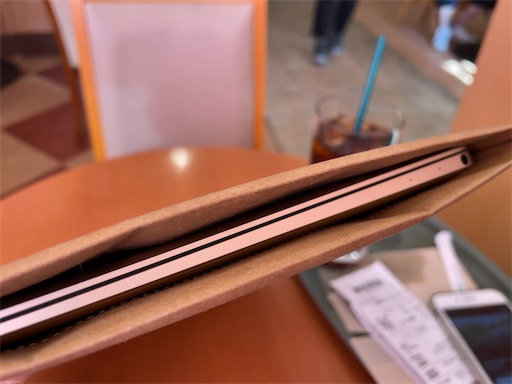 無印MacBookはタブレットケースに入る