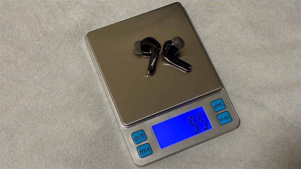 イヤホン重量は両耳で9.9g