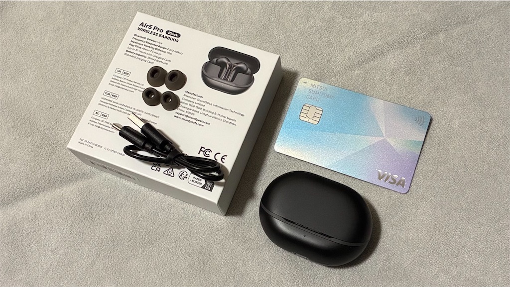 イヤーチップ、充電ケーブル付き