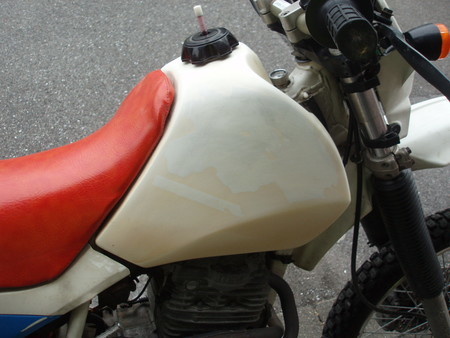 ホンダ XR50モタードから外しましたガソリンタンクになります
