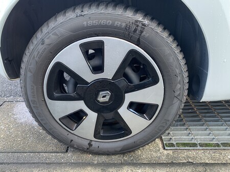 Renault Twingo ZEN（2018年式） アルミホイール