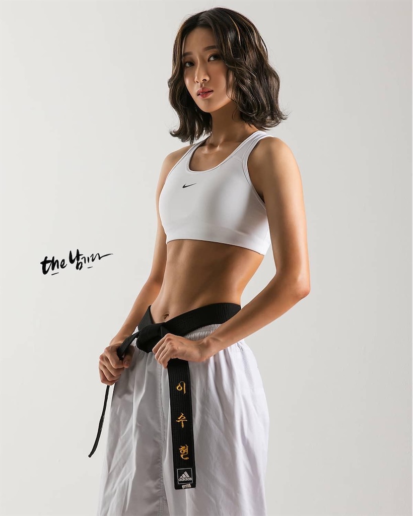 今日の筋肉 韓国を代表するスポーツモデルカメラマン The남기다 さんの健康的な曲線美 ヘルシーガールコレクション秋 新宿の筋肉の Muscle Meat Man