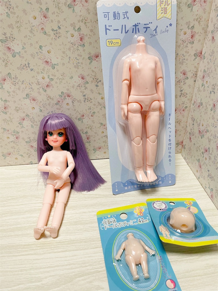 またまたドール用背景ボードの自作とセリアの可動ボディ(15、19)比較